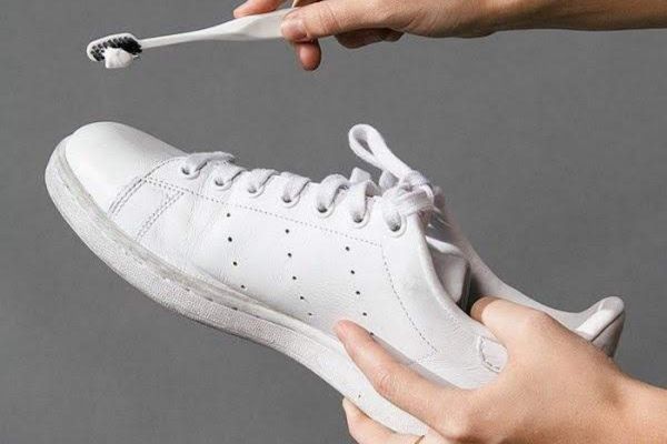 Hướng dẫn vệ sinh giày sneaker chi tiết từng chất liệu