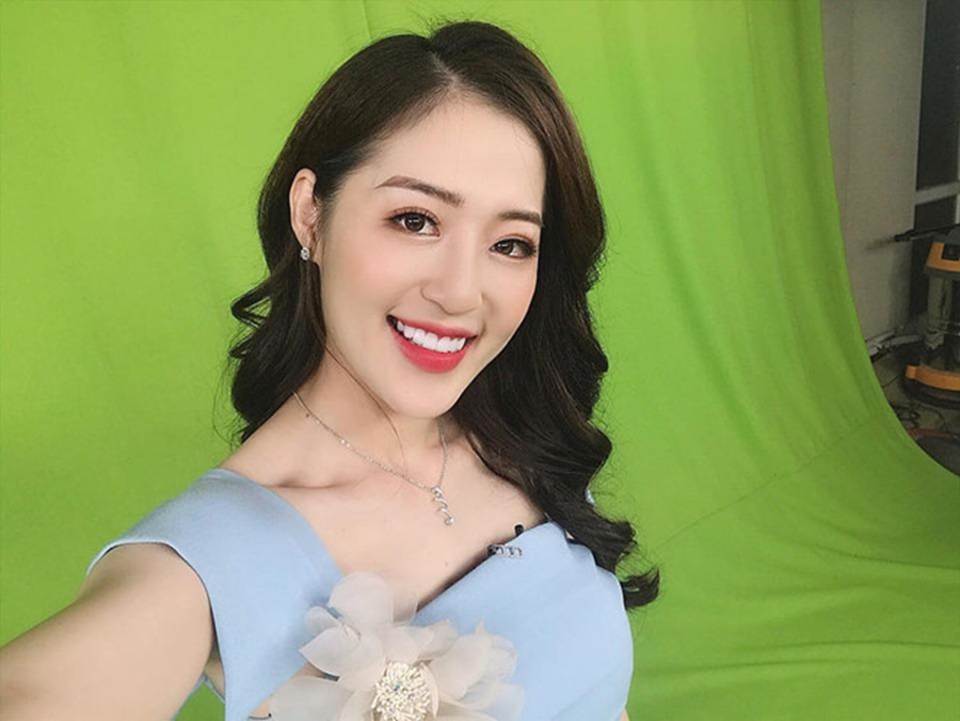 Hot girl thời tiết với những cô bé nổi nhảy từ quảng ninh Hot girl thời tiết cùng những cô bé nổi nhảy từ quảng ninh